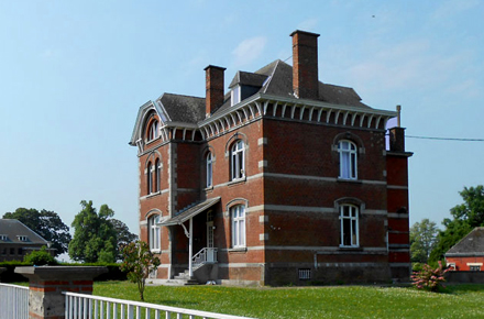 École secondaire : Le ricochet - 94, rue Despars - 7500 - Tournai - Belgique