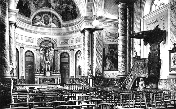 Photo de l'intérieure de l'église de la Très Sainte Croix