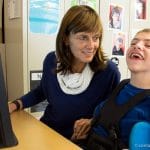 Photo de la logopédie - Dominique Lebrun avec un élève