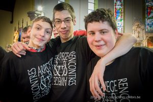 Une photo de la célébration de Noël 2016 du Saulchoir dans l'église de Kain-la-Tombe - École "Les Colibris"