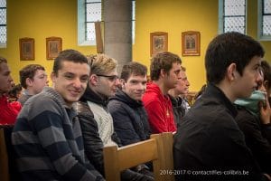 Une photo de la célébration de Noël 2016 du Saulchoir dans l'église de Kain-la-Tombe - École "Les Colibris"