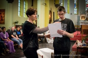 Une photo de la célébration de Noël 2016 du Saulchoir dans l'église de Kain-la-Tombe - École "Les Colibris"