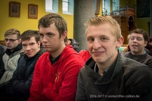 Une photo de la célébration de Noël 2016 du Saulchoir dans l'église de Kain-la-Tombe - École "Les Colibris"