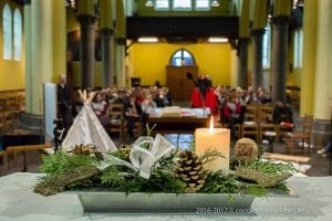 Une photo de la célébration de Noël 2016 du Saulchoir dans l'église de Kain-la-Tombe - École "Les Colibris"