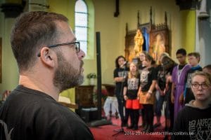 Une photo de la célébration de Noël 2016 du Saulchoir dans l'église de Kain-la-Tombe - École "Les Colibris"