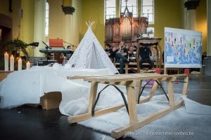 Une photo de la célébration de Noël 2016 du Saulchoir dans l'église de Kain-la-Tombe - École "Les Colibris"