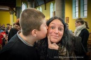 Une photo de la célébration de Noël 2016 du Saulchoir dans l'église de Kain-la-Tombe - École "Les Colibris"