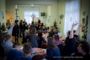 Une photo du goûter de Noël et du grand jeu musical 2016 du Ricochet - Ecole "Les Colibris"