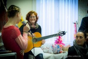 Une photo du goûter de Noël et du grand jeu musical 2016 du Ricochet - Ecole "Les Colibris"