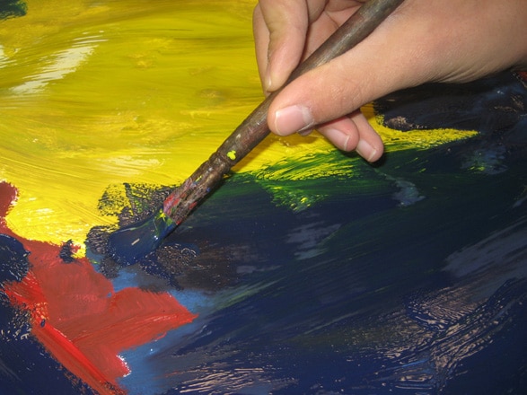 La peinture délavée : Illustration d'une étape du déroulement de cours d'une fiche d'activité (fiche de cours) de l'atelier ART et différences destinée à l'enseignement spécialisé