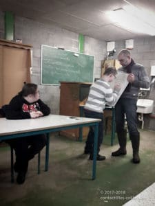 Une photo de la visite des élèves du Carrick à la Fontaine bleue de Mouscron