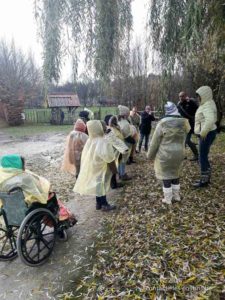 Une photo de la visite des élèves du Carrick à la Fontaine bleue de Mouscron