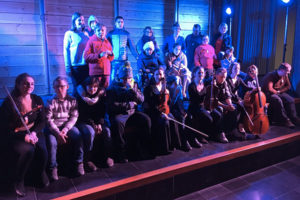 Une photo de la sortie du Carrick et du Saulchoir au concert du Quatuor Akhtamar au Musée de la Tapisserie à Tournai - Les Colibris