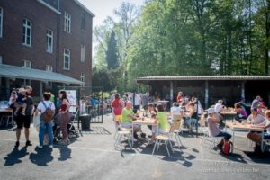 Une photo de la première marche de l'école "Les Colibris"