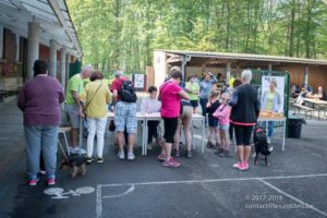 Une photo de la première marche de l'école "Les Colibris"