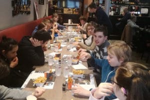 Une photo de la sortie du Carrick au cinéma Imagix de Tournai et à la friterie du Café de Paris