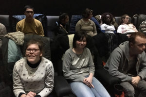 Une photo de la sortie du Carrick au cinéma Imagix de Tournai et à la friterie du Café de Paris